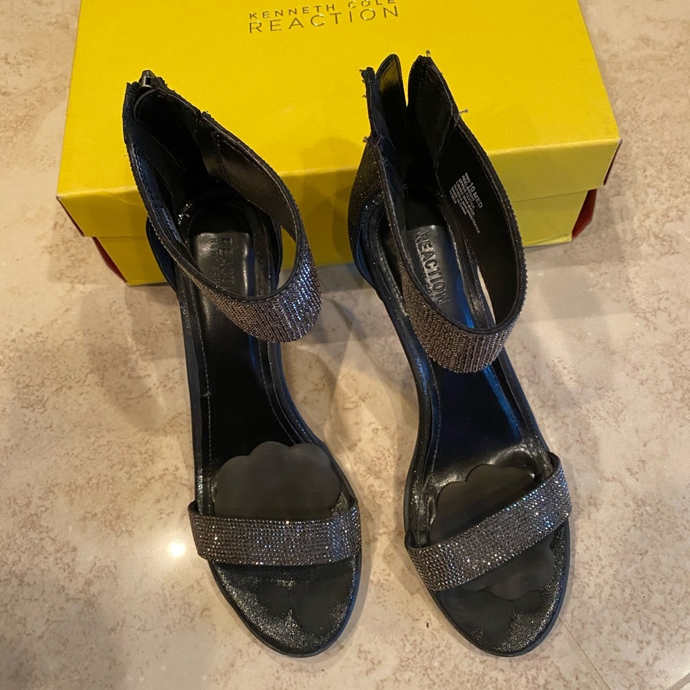 Amazing sexy great condition with extra footprint padding added for comfort